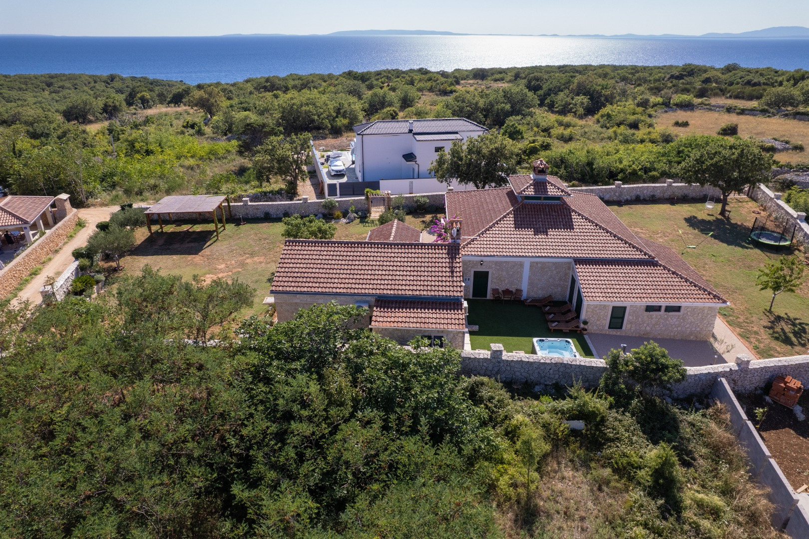 Villa Vidonjica - Authentic stone villa with complete privacy and sea views, Villa Vidonjica Novalja
